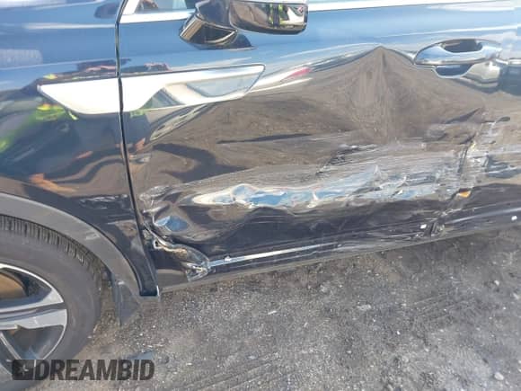 2024 Kia Sorento EX with VIN KNDRHDLG0R5248202, listed as a IAAI auction lot 41990342 with 17,552 mi miles and . Bid and sale history available at DreamBid. Image 6.