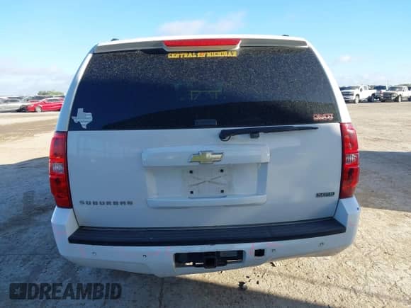 2011 Chevrolet Suburban LT z VIN 1GNSCJE05BR388248, wystawiony jako IAAI lot #42617677 z przebiegiem 247 514 mil mil oraz . Historia ofert i sprzedaży dostępna na DreamBid. Obrazek 16.