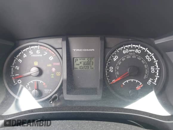 2016 Toyota Tacoma TRD Sport z VIN 3TMCZ5AN8GM009062, wystawiony jako IAAI lot #43262475 z przebiegiem 102 097 mil mil oraz . Historia ofert i sprzedaży dostępna na DreamBid. Obrazek 7.