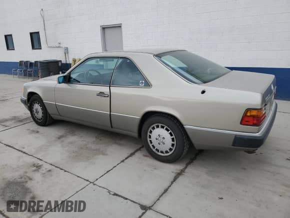 1991 Mercedes-Benz 300 с VIN WDBEA51E8MB388839, выставлен на аукционе Copart как лот 51172335 с пробегом 155 332 миль миль и Чистый • Clean title. История ставок и продаж доступна на DreamBid. Изображение 2.