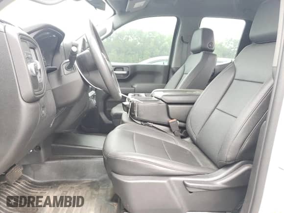 2021 GMC Sierra 1500 with VIN 1GTR8AEHXMZ268057, listed as a Copart auction lot 58497265 with 57,073 mi miles and Salvage title. Bid and sale history available at DreamBid. Image 7.