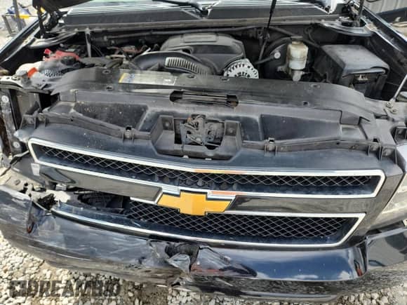 2009 Chevrolet Suburban 2LT with VIN 1GNFC26089R188805, listed as a Copart auction lot 70136265 with 180,613 mi miles and Salvage title. Bid and sale history available at DreamBid. Image 12.