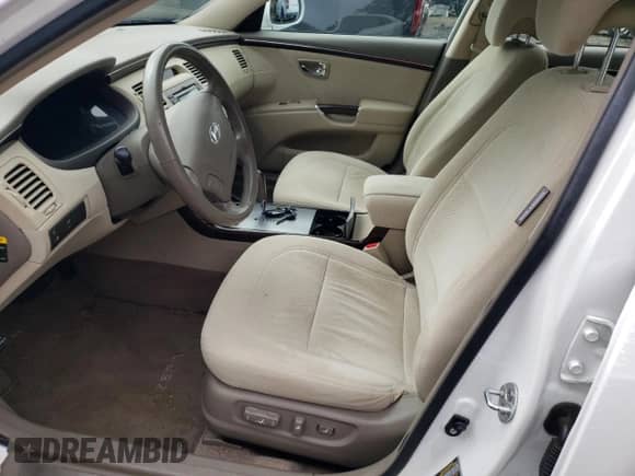 2010 Hyundai Azera GLS с VIN KMHFC4DD4AA513796, выставлен на аукционе Copart как лот 59782965 с пробегом 56 958 миль миль и Списание • Salvage title. История ставок и продаж доступна на DreamBid. Изображение 7.