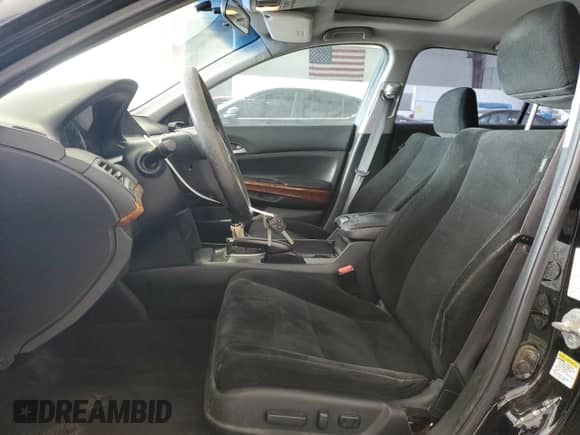 2011 Honda Accord EX with VIN 1HGCP2E76BA095625, listed as a Copart auction lot 52390065 with 271,059 mi miles and Clean title. Bid and sale history available at DreamBid. Image 7.