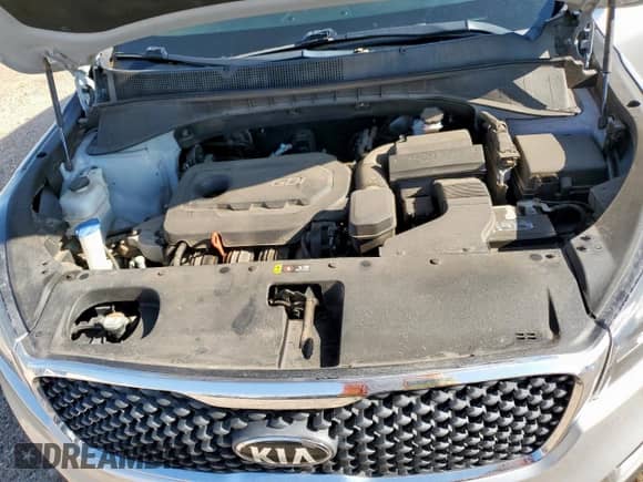 2018 Kia Sorento LX with VIN 5XYPG4A33JG411415, listed as a Copart auction lot 69861555 with 114,822 mi miles and Clean title. Bid and sale history available at DreamBid. Image 12.