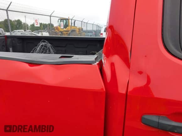 2020 Chevrolet Silverado 1500 Custom с VIN 1GCUYBEF4LZ305150, выставлен на аукционе IAAI как лот 42643519 с пробегом 46 398 миль миль и . История ставок и продаж доступна на DreamBid. Изображение 19.