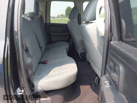 2017 Ram 1500 Tradesman z VIN 1C6RR7FG7HS845431, wystawiony jako IAAI lot #42377730 z przebiegiem 185 383 mil mil oraz . Historia ofert i sprzedaży dostępna na DreamBid. Obrazek 8.