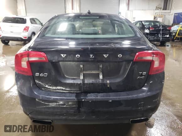 2015 Volvo S60 T5 Premier Plus с VIN YV1612TC2F1314545, выставлен на аукционе Copart как лот 44457645 с пробегом Не указан миль и На запчасти • Non repairable. История ставок и продаж доступна на DreamBid. Изображение 6.