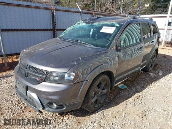 2019 Dodge Journey Crossroad z VIN 3C4PDDGG1KT841067, wystawiony jako IAAI lot #41807185 z przebiegiem 134 725 mil mil oraz . Historia ofert i sprzedaży dostępna na DreamBid. Obrazek 2.