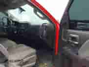 2018 Chevrolet Silverado 2500HD Work Truck z VIN 1GC0KUEG0JZ123978, wystawiony jako IAAI lot #42566894 z przebiegiem 95 533 mil mil oraz . Historia ofert i sprzedaży dostępna na DreamBid. Obrazek 7.