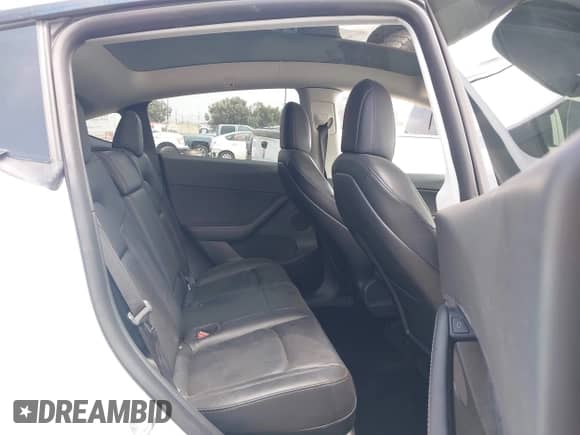 2021 Tesla Model Y Long Range с VIN 5YJYGDEE4MF245529, выставлен на аукционе IAAI как лот 42795489 с пробегом 58 214 миль миль и . История ставок и продаж доступна на DreamBid. Изображение 8.