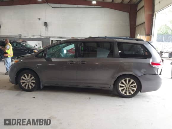 2014 Toyota Sienna Limited с VIN 5TDDK3DC7ES078040, выставлен на аукционе IAAI как лот 42771373 с пробегом 214 399 миль миль и . История ставок и продаж доступна на DreamBid. Изображение 15.