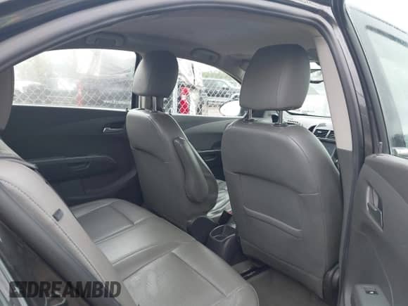 2014 Chevrolet Sonic LTZ с VIN 1G1JE5SB5E4219417, выставлен на аукционе IAAI как лот 42155448 с пробегом 107 048 миль миль и . История ставок и продаж доступна на DreamBid. Изображение 8.