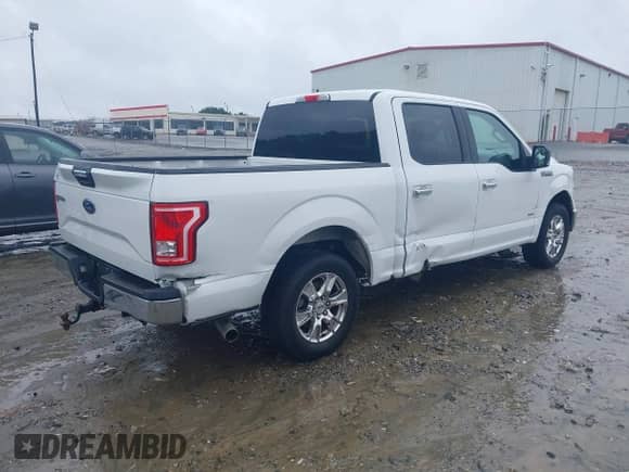 2017 Ford F-150 XL z VIN 1FTEW1CP2HFC56023, wystawiony jako IAAI lot #42892341 z przebiegiem 97 010 mil mil oraz . Historia ofert i sprzedaży dostępna na DreamBid. Obrazek 4.