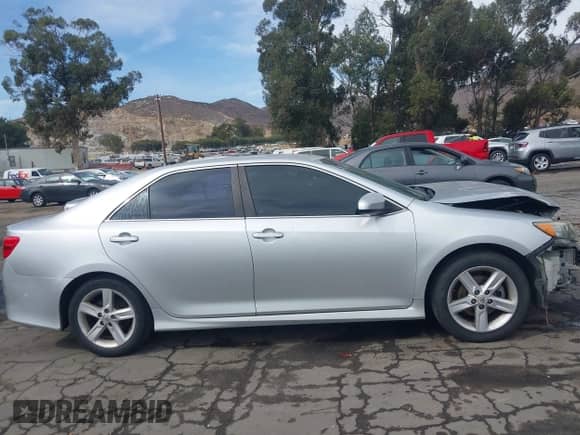 2014 Toyota Camry SE with VIN 4T1BF1FKXEU447288, listed as a IAAI auction lot 43034626 with 233,747 mi miles and . Bid and sale history available at DreamBid. Image 13.