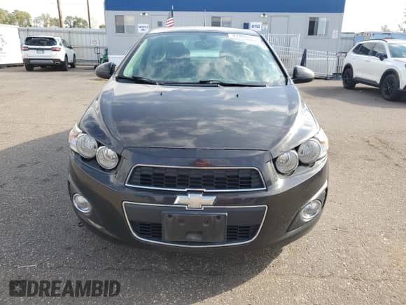 2014 Chevrolet Sonic LT с VIN 1G1JC5SH1E4162384, выставлен на аукционе Copart как лот 87406625 с пробегом 101 929 миль миль и Чистый • Clean title. История ставок и продаж доступна на DreamBid. Изображение 5.