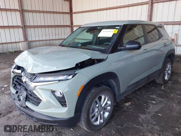 2025 Chevrolet TrailBlazer LS with VIN KL79MNSL3SB032378, listed as a IAAI auction lot 43303963 with 11,464 mi miles and . Bid and sale history available at DreamBid. Image 2.