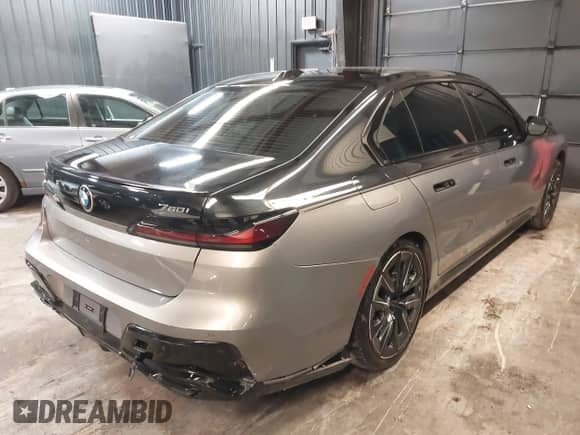 2024 BMW 7 Series 760i xDrive with VIN WBA33EJ08RCP32188, listed as a IAAI auction lot 41632443 with 16,728 mi miles and . Bid and sale history available at DreamBid. Image 4.