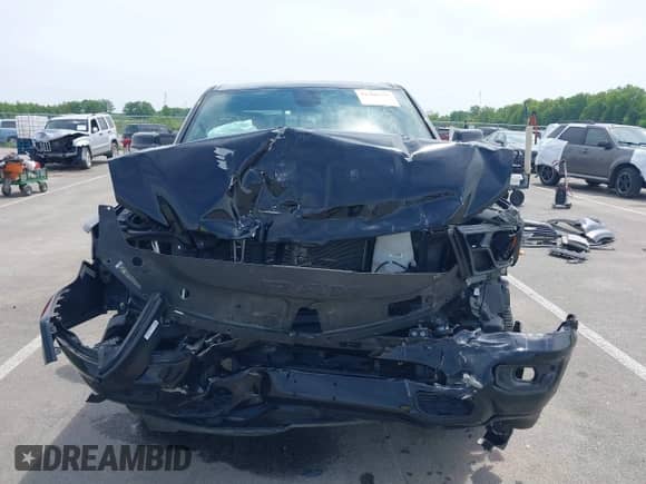 2019 Ram 1500 Big Horn z VIN 1C6RRFFG7KN702673, wystawiony jako IAAI lot #42300275 z przebiegiem 74 009 mil mil oraz . Historia ofert i sprzedaży dostępna na DreamBid. Obrazek 13.