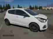 2017 Chevrolet Spark LS z VIN KL8CA6SA5HC746093, wystawiony jako Copart lot #69199945 z przebiegiem 213 779 mil mil oraz Szkoda całkowita • Salvage title. Historia ofert i sprzedaży dostępna na DreamBid. Obrazek 4.