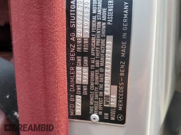 1989 Mercedes-Benz 300 E with VIN WDBEA30D7KA942808, listed as a Copart auction lot 59315945 with 121,727 mi miles and Clean title. Bid and sale history available at DreamBid. Image 12.