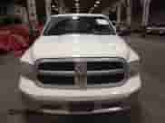 2019 Ram 1500 Express z VIN 1C6RR7KT5KS500926, wystawiony jako IAAI lot #41599373 z przebiegiem 108 928 mil mil oraz . Historia ofert i sprzedaży dostępna na DreamBid. Obrazek 12.