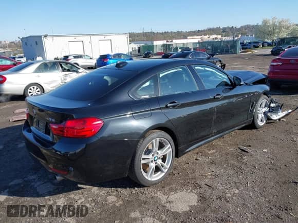 2016 BMW 4 Series 435i xDrive z VIN WBA4B3C55GG528796, wystawiony jako IAAI lot #41971908 z przebiegiem 64 573 mil mil oraz . Historia ofert i sprzedaży dostępna na DreamBid. Obrazek 4.