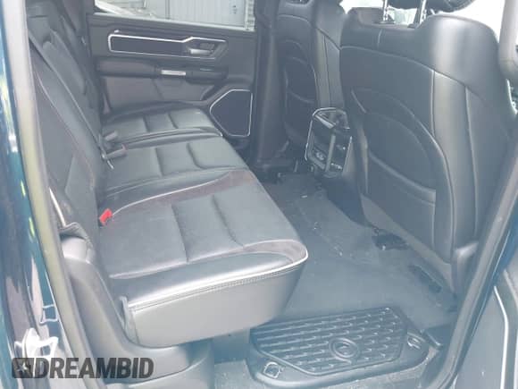 2022 Ram 1500 Laramie z VIN 1C6SRFJT3NN289645, wystawiony jako IAAI lot #42833604 z przebiegiem 13 771 mil mil oraz . Historia ofert i sprzedaży dostępna na DreamBid. Obrazek 8.