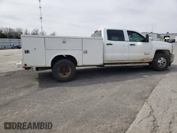 2017 Chevrolet Silverado 3500HD Work Truck z VIN 1GB4KYCY0HF118011, wystawiony jako Copart lot #49736105 z przebiegiem 230 882 mil mil oraz Szkoda całkowita • Salvage title. Historia ofert i sprzedaży dostępna na DreamBid. Obrazek 3.