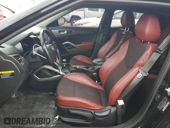 2014 Hyundai Veloster Turbo R-Spec с VIN KMHTC6AE9EU209637, выставлен на аукционе Copart как лот 67860545 с пробегом 112 479 миль миль и Списание • Salvage title. История ставок и продаж доступна на DreamBid. Изображение 7.