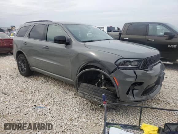 2024 Dodge Durango SXT z VIN 1C4RDHAG1RC212620, wystawiony jako Copart lot #83627454 z przebiegiem Nie podano mil oraz Szkoda całkowita • Salvage title. Historia ofert i sprzedaży dostępna na DreamBid. Obrazek 4.