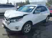 2020 Chevrolet Equinox Premier с VIN 2GNAXXEV6L6215561, выставлен на аукционе IAAI как лот 41345441 с пробегом 54 976 миль миль и . История ставок и продаж доступна на DreamBid. Изображение 2.