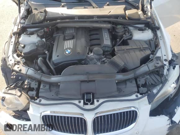 2011 BMW 3 Series 328i xDrive с VIN WBAKF5C52BE395779, выставлен на аукционе Copart как лот 70771175 с пробегом 99 245 миль миль и Списание • Salvage title. История ставок и продаж доступна на DreamBid. Изображение 11.