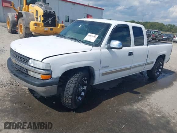 2000 Chevrolet Silverado 1500 LS with VIN 2GCEC19V9Y1361972, listed as a IAAI auction lot 43287675 with 249,773 mi miles and . Bid and sale history available at DreamBid. Image 17.