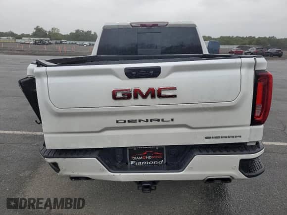 2023 GMC Sierra 1500 Denali z VIN 1GTUUGED8PZ115395, wystawiony jako Copart lot #71721435 z przebiegiem 46 201 mil mil oraz Szkoda całkowita • Salvage title. Historia ofert i sprzedaży dostępna na DreamBid. Obrazek 6.