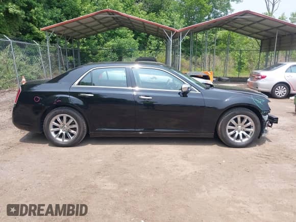 2013 Chrysler 300 C with VIN 2C3CCAEG9DH632498, listed as a IAAI auction lot 42468086 with 237,638 mi miles and . Bid and sale history available at DreamBid. Image 13.