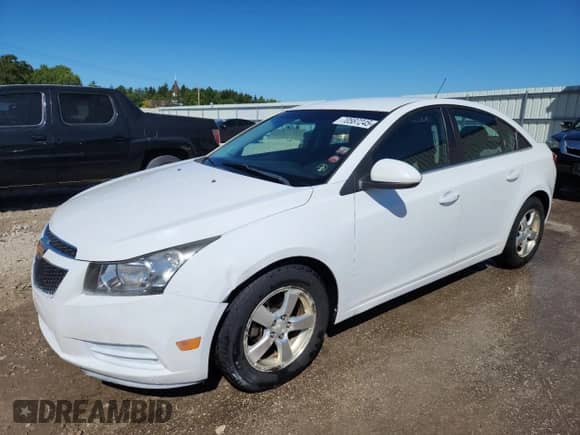 2011 Chevrolet Cruze 1FL z VIN 1G1PE5S90B7235736, wystawiony jako Copart lot #70587245 z przebiegiem 185 810 mil mil oraz Szkoda całkowita • Salvage title. Historia ofert i sprzedaży dostępna na DreamBid. Obrazek 1.