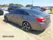 2019 Honda Accord Sport z VIN 1HGCV1F3XKA069976, wystawiony jako IAAI lot #43212409 z przebiegiem 111 936 mil mil oraz . Historia ofert i sprzedaży dostępna na DreamBid. Obrazek 3.