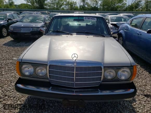 1979 Mercedes-Benz 300 с VIN 12313012127361, выставлен на аукционе Copart как лот 61981455 с пробегом 173 130 миль миль и Чистый • Clean title. История ставок и продаж доступна на DreamBid. Изображение 5.