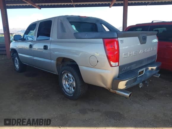 2005 Chevrolet Avalanche Z66 z VIN 3GNEC12Z15G228324, wystawiony jako IAAI lot #42428371 z przebiegiem Nie podano mil oraz . Historia ofert i sprzedaży dostępna na DreamBid. Obrazek 3.