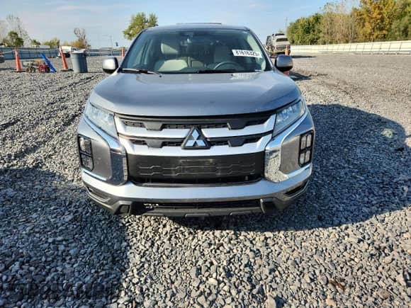 2021 Mitsubishi Outlander ES z VIN JA4APUAU1MU001160, wystawiony jako Copart lot #81616325 z przebiegiem 96 015 mil mil oraz Szkoda całkowita • Salvage title. Historia ofert i sprzedaży dostępna na DreamBid. Obrazek 5.