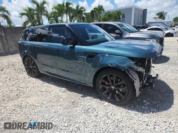 2025 Land Rover Range Rover Sport Dynamic SE z VIN SAL1L9FU3SA469051, wystawiony jako Copart lot #71017845 z przebiegiem 1 698 mil mil oraz Szkoda całkowita • Salvage title. Historia ofert i sprzedaży dostępna na DreamBid. Obrazek 4.