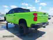 2022 Chevrolet Silverado 1500 RST z VIN 1GCUDEED7NZ585337, wystawiony jako IAAI lot #42092773 z przebiegiem 37 402 mil mil oraz . Historia ofert i sprzedaży dostępna na DreamBid. Obrazek 3.