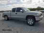 2000 GMC Sierra 1500 SLE с VIN 2GTEK19T0Y1382548, выставлен на аукционе Copart как лот 54320265 с пробегом 304 184 миль миль и Списание • Salvage title. История ставок и продаж доступна на DreamBid. Изображение 4.