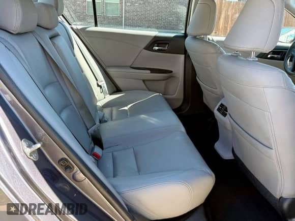 2015 Honda Accord EX-L z VIN 1HGCR3F81FA009215, wystawiony jako Copart lot #90681485 z przebiegiem 164 063 mil mil oraz Czysty tytuł • Clean title. Historia ofert i sprzedaży dostępna na DreamBid. Obrazek 6.