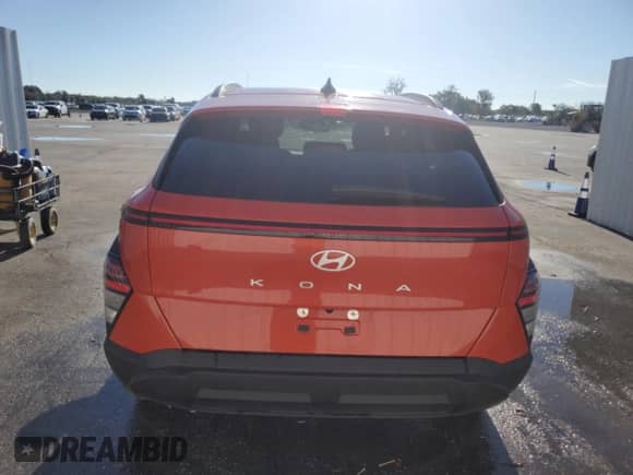 2024 Hyundai Kona SEL с VIN KM8HB3AB0RU176675, выставлен на аукционе Copart как лот 84028945 с пробегом 26 275 миль миль и Чистый • Clean title. История ставок и продаж доступна на DreamBid. Изображение 6.