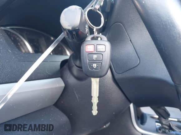 2017 Toyota Camry XLE z VIN 4T1BF1FK1HU660134, wystawiony jako IAAI lot #43300739 z przebiegiem 121 817 mil mil oraz . Historia ofert i sprzedaży dostępna na DreamBid. Obrazek 11.