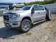 2021 Ram 1500 Laramie z VIN 1C6SRFJT7MN806542, wystawiony jako Copart lot #71260805 z przebiegiem 139 377 mil mil oraz Szkoda całkowita • Salvage title. Historia ofert i sprzedaży dostępna na DreamBid. Obrazek 1.
