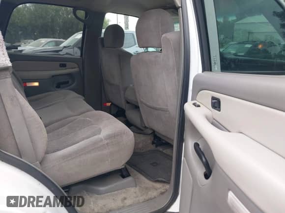 2001 Chevrolet Tahoe LT z VIN 1GNEC13T01R186863, wystawiony jako IAAI lot #42053232 z przebiegiem 345 089 mil mil oraz . Historia ofert i sprzedaży dostępna na DreamBid. Obrazek 8.