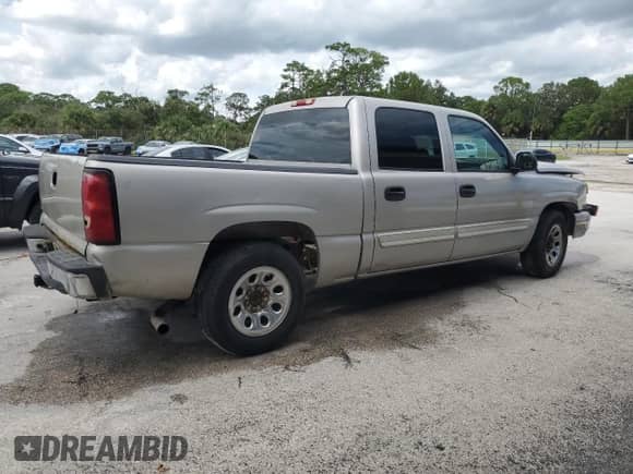 2006 Chevrolet Silverado 1500 LS с VIN 2GCEC13V061222321, выставлен на аукционе Copart как лот 72090955 с пробегом 327 426 миль миль и Списание • Salvage title. История ставок и продаж доступна на DreamBid. Изображение 3.